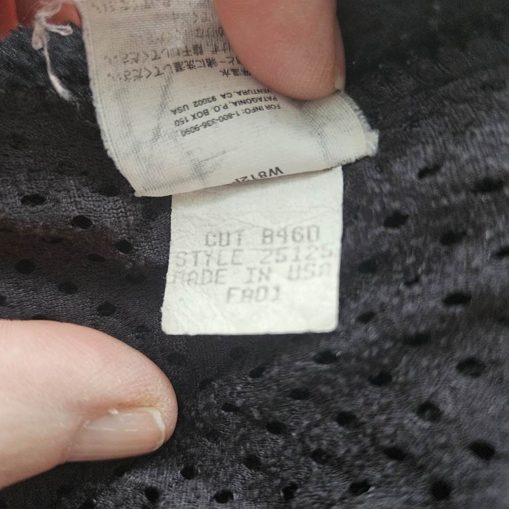 Patagonia Women's Black Fleece Vest - Picture 7 of 7
